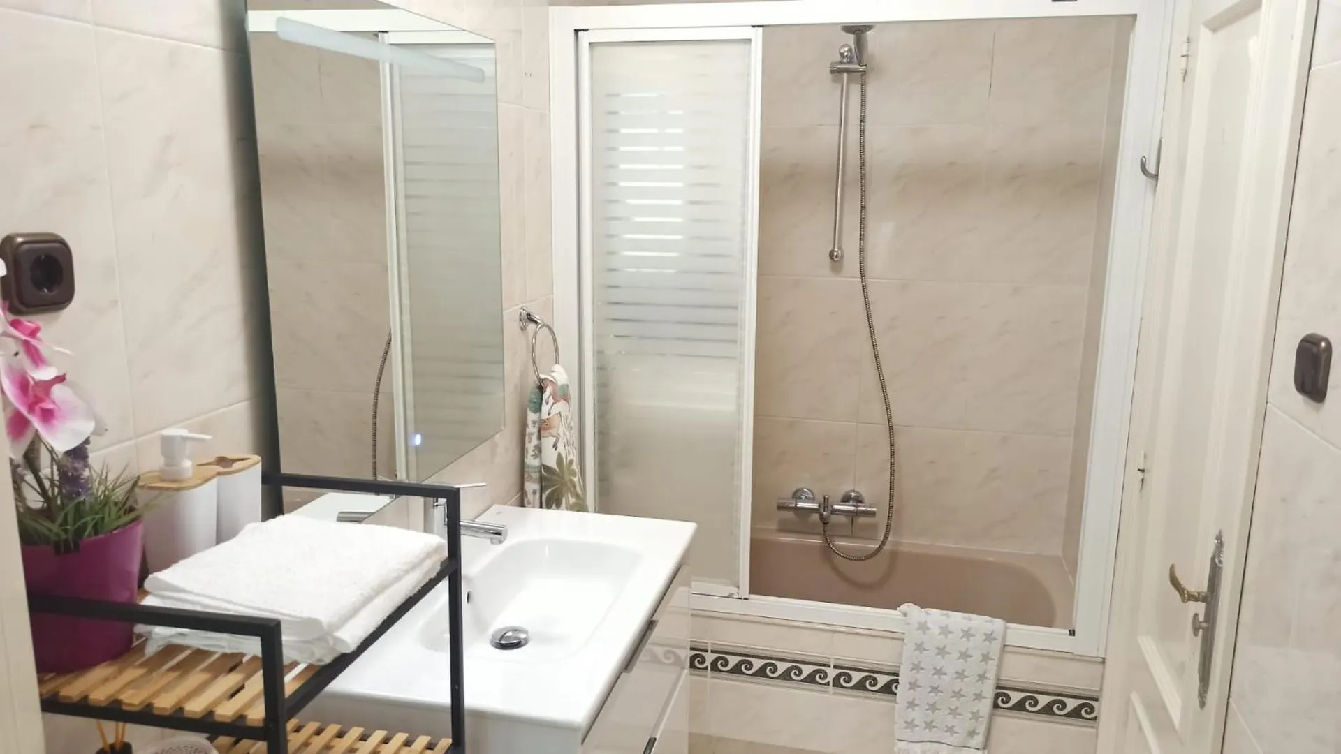 Ohana, Apartamento-Parking Privado Gratis-Centrico-Wifi-Ascensor-Sin Cuestas-82M2 Bermeo España