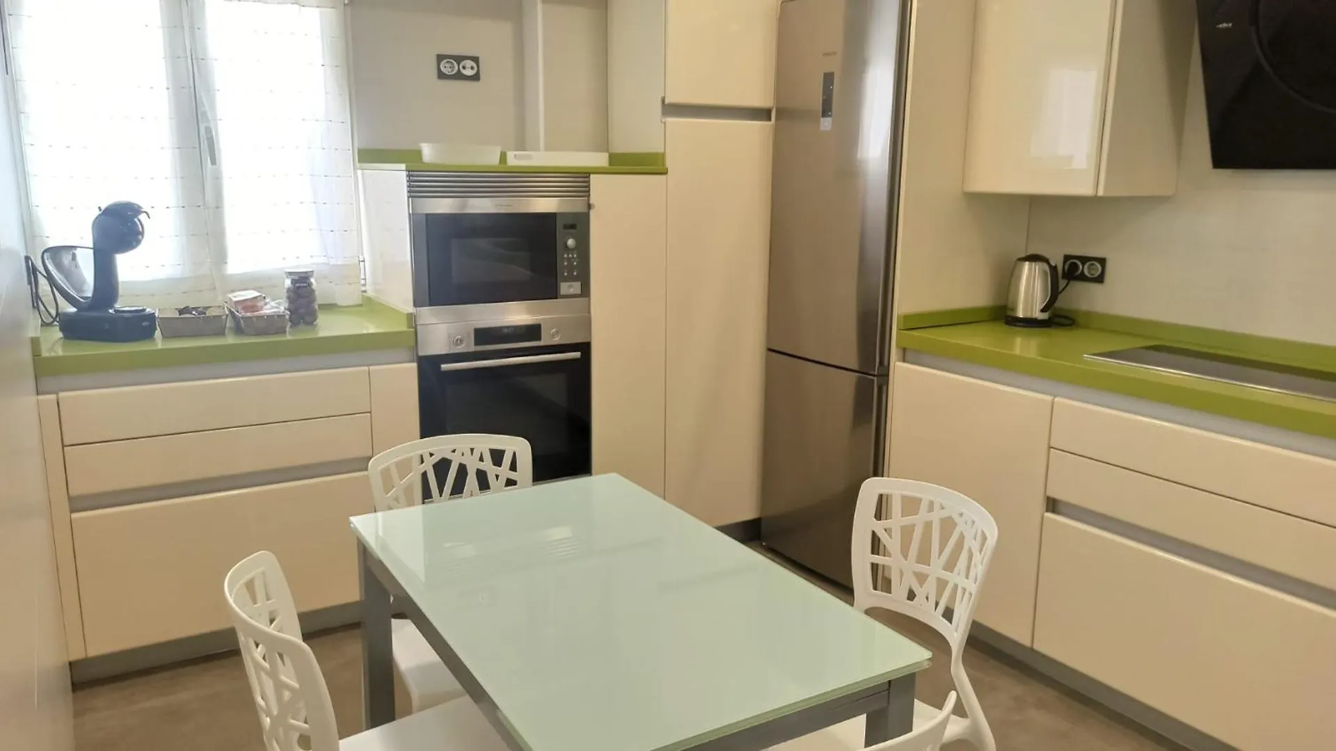 Ohana, Apartamento-Parking Privado Gratis-Centrico-Wifi-Ascensor-Sin Cuestas-82M2 Bermeo 0*,  España